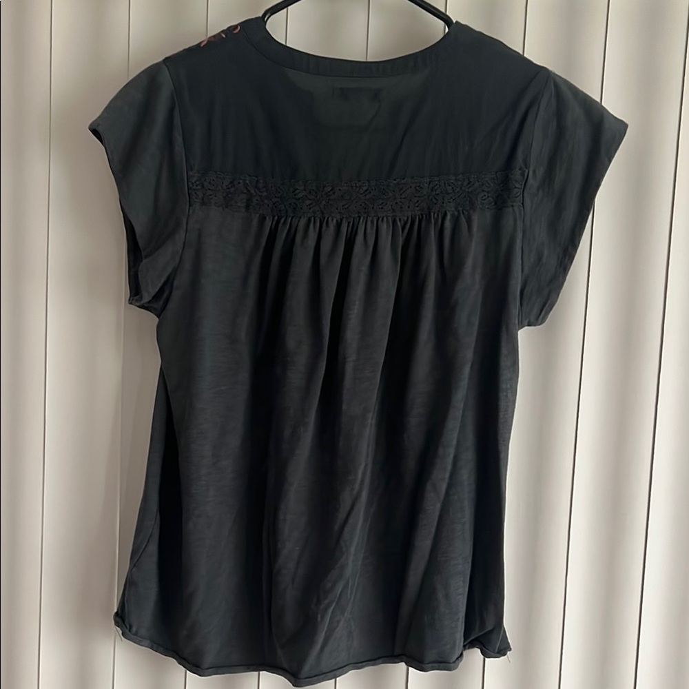 Gray and Pink Embellished Flutter Sleeve Blouse Women’s Sz M - Picture 5 of 6